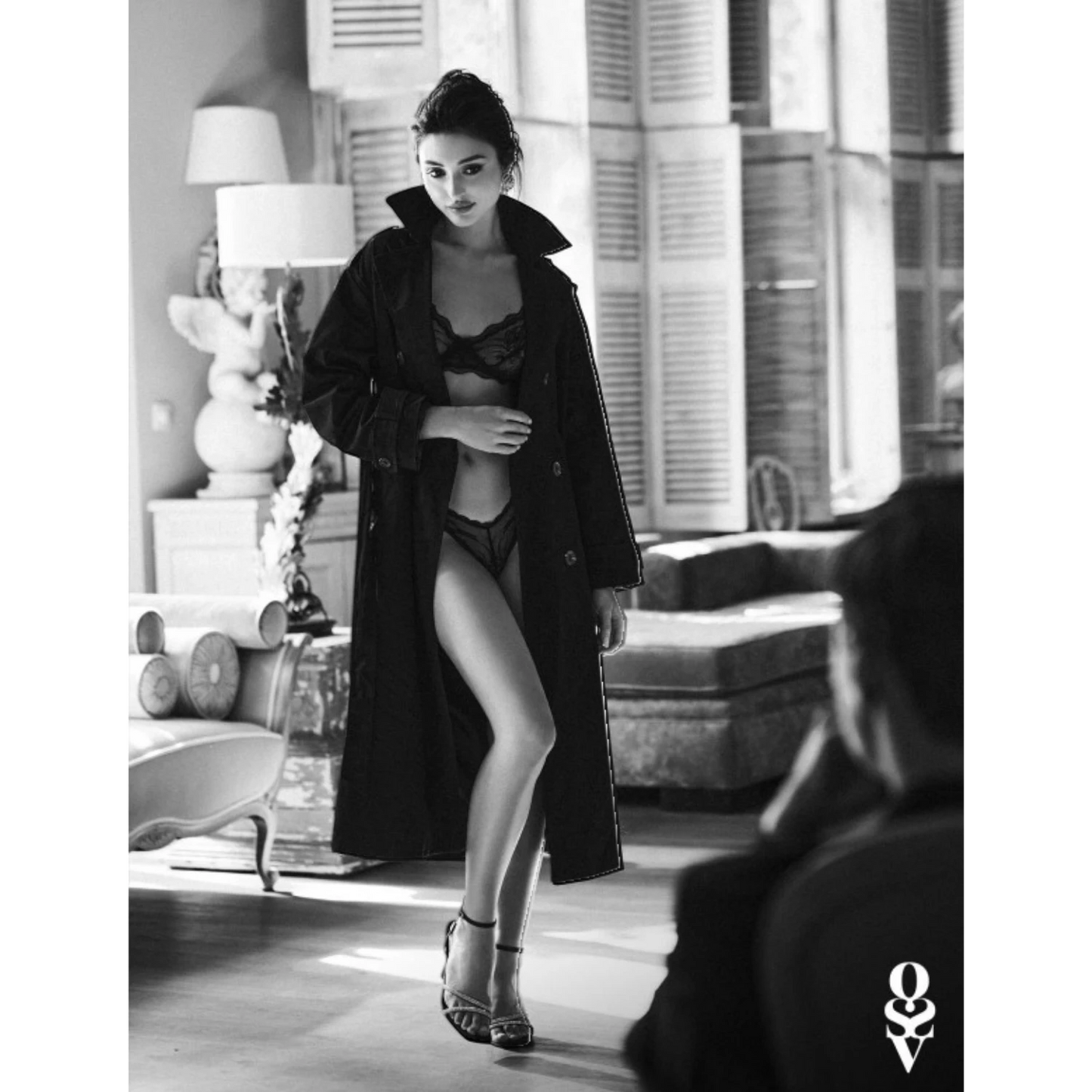 Photo noir et blanc ensemble lingerie dentelle noire transparent avec soutien-gorge et culotte - Oh My God'Z