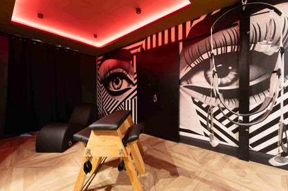 Banc a fessées - Love Room - Le Donjon (L'1timiste) - Anse (69480) disponible sur le Oh My God'Z
