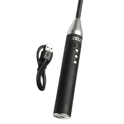 Détail poignée cravache électro Zeus rechargeable – technologie et confort – Oh My God’Z