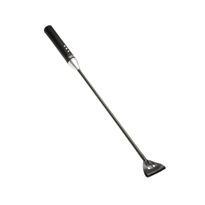 Cravache à électro-stimulation Zeus en situation – accessoire de jeu sophistiqué – Oh My God’Z