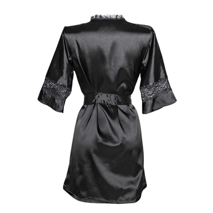 Déshabillé Sensuality Christine porté, satin noir fluide et féminin – Oh My God’Z