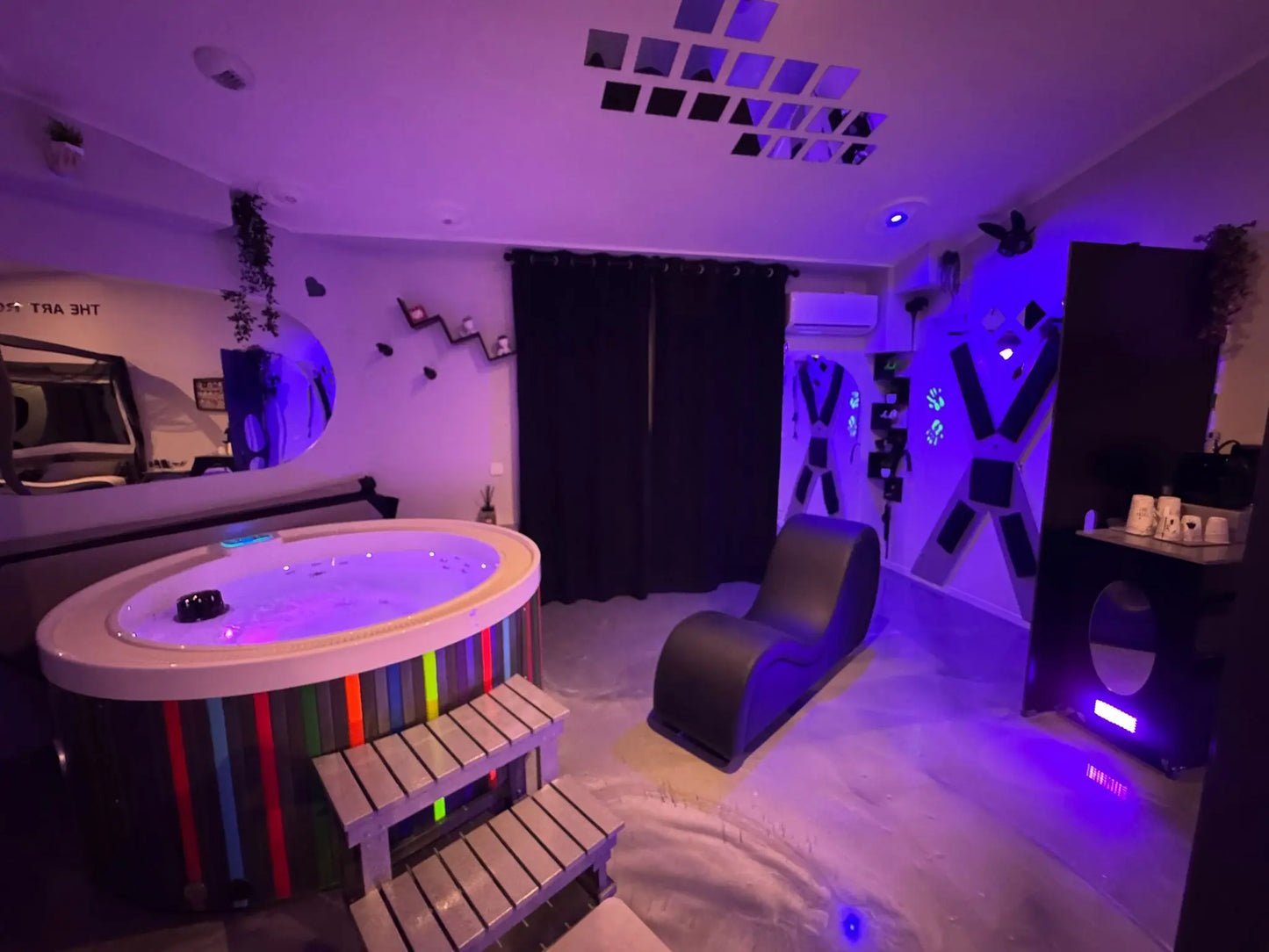 Love Room - The Art Room (The 1timist) - La Rochelle (17000)