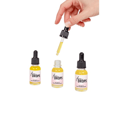 Texture soyeuse du sérum intime Fem Drops Secret Play en application – Oh My God’Z