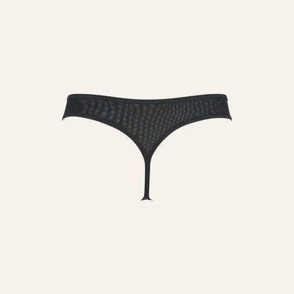 Vue arrière du string dentelle V-10038 de la collection Axami, proposé par Oh My God'Z. Lanières élégantes et finition florale rouge pour un style glamour et raffiné.