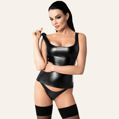 Bolero noir transparent porté, dévoilant les cache-tétons, accessoire sexy haut de gamme signé Oh My God'Z, idéal pour les amateurs de tenues érotiques de luxe.