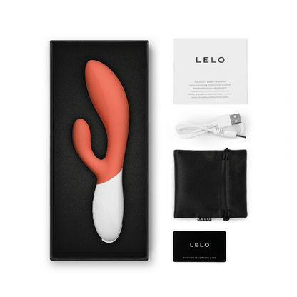 Pack luxe vibromasseur Rabbit Ina 3 de LELO rouge corail avec chargeur USB, sélectionné par Oh My God'Z
