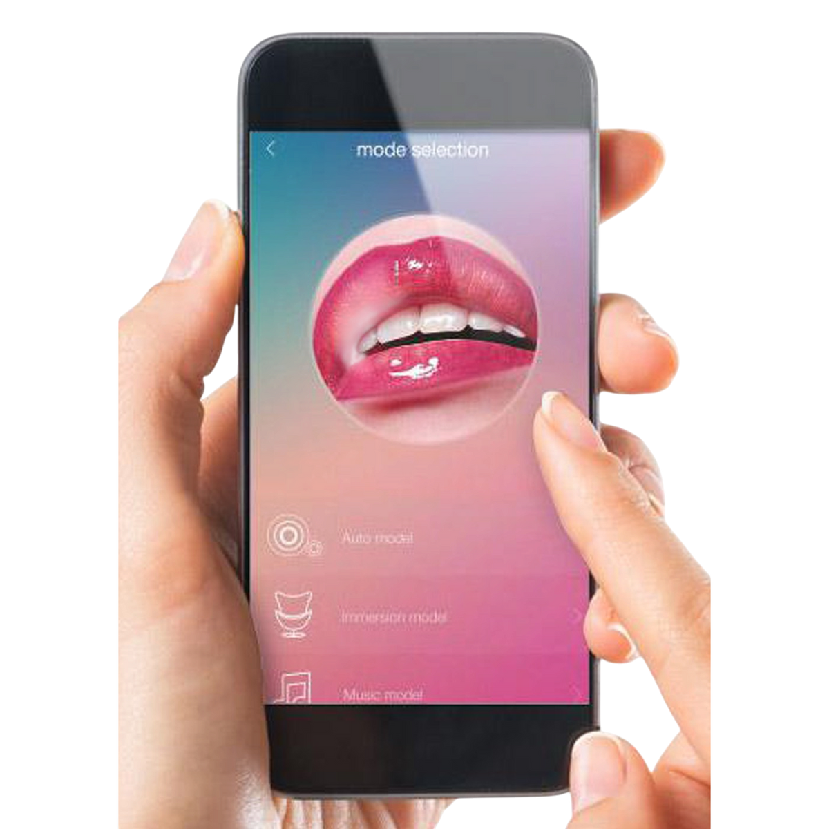 Main tenant un smartphone affichant l'application Pretty Love avec selection des modes de vibration - Oh My God'Z