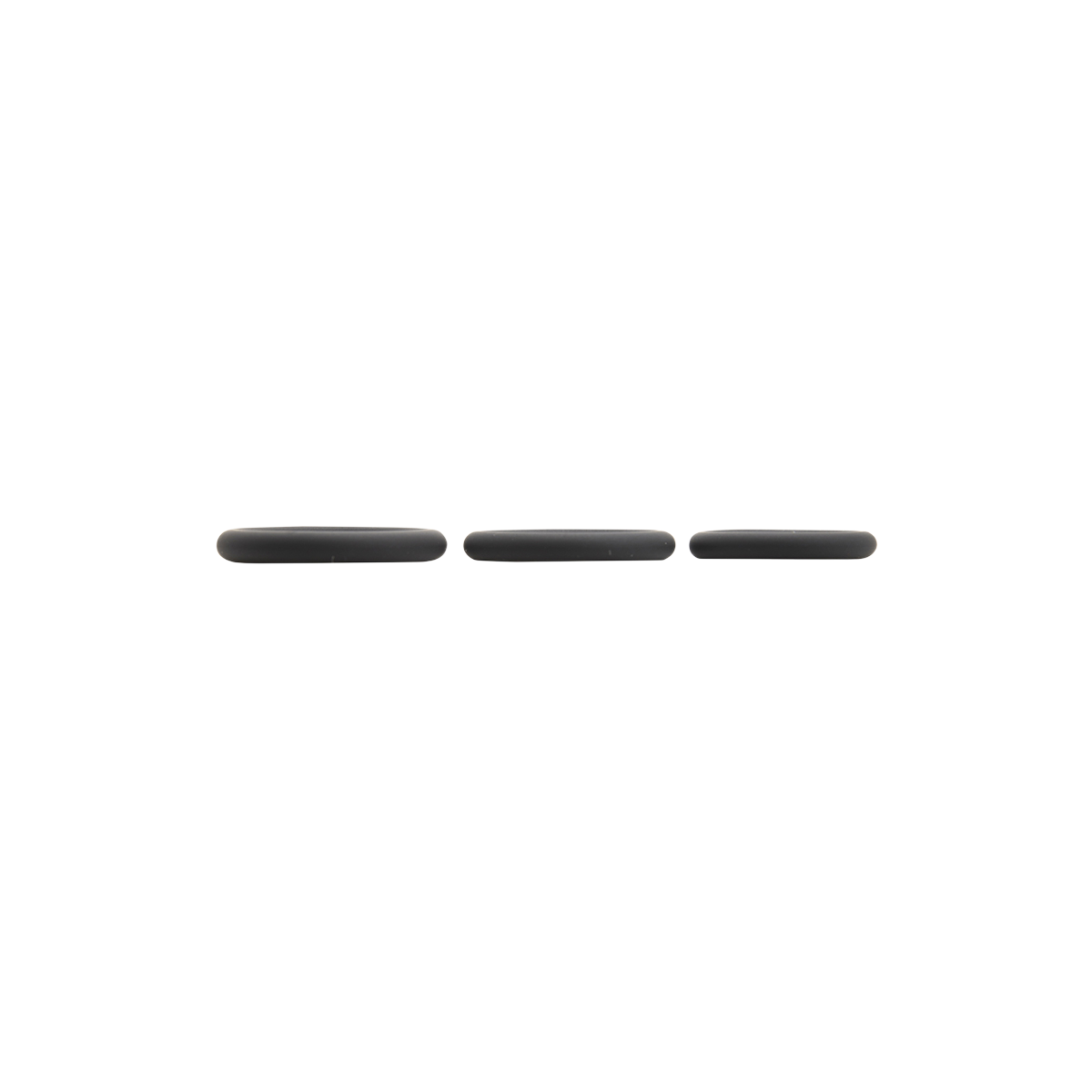 Vue de profil des 3 cockrings Les sublimes en silicone noir mat, epaisseur fine et souple - Oh My God'Z