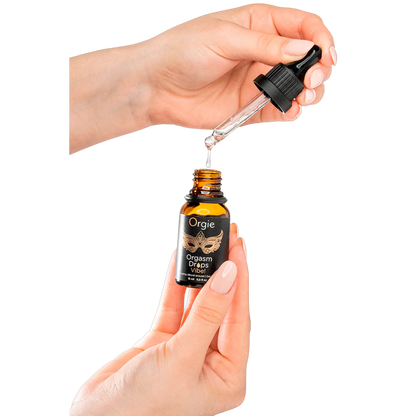 Application du gel stimulant Orgasm Drops Vibe Orgie avec compte-gouttes en verre - Oh My God'Z