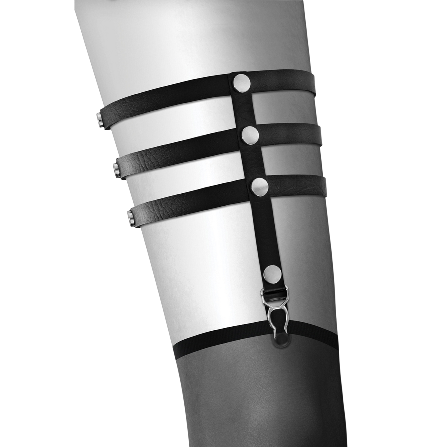 Détail jarretière ajustable triple lanières simili cuir rivets métalliques anneau en D - Oh My God'Z
