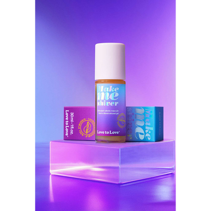 Gel stimulant Make Me Shiver Love to Love sur présentoir transparent fond violet - Oh My God'Z
